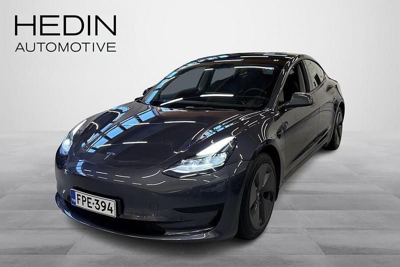 Käytetty Tesla Model 3 Standard Range Plus 211 kW (287 HP) 2022 Harmaa Sedan
