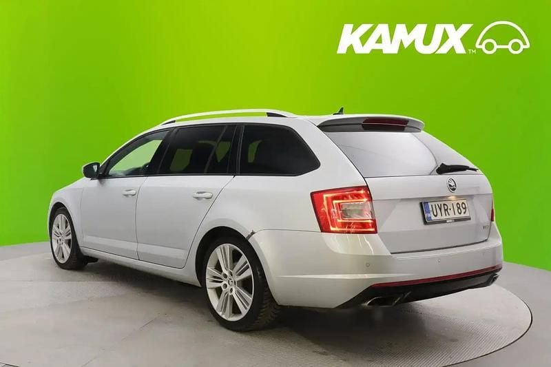 Käytetty Skoda Octavia RS 184 HP (135 kW) 2014 Hopea / harmaa Farmari