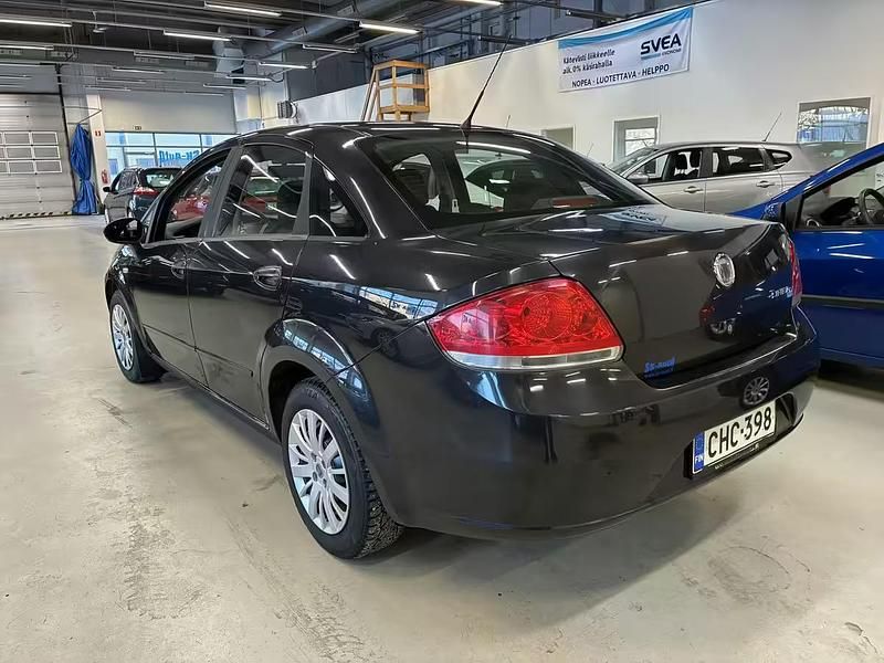 Käytetty Fiat Linea 78 HP (57 kW) 2008 Sedan