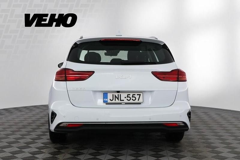 Käytetty Kia Ceed Sportswagon EX 101 HP (74 kW) 2025 Valkoinen Farmari