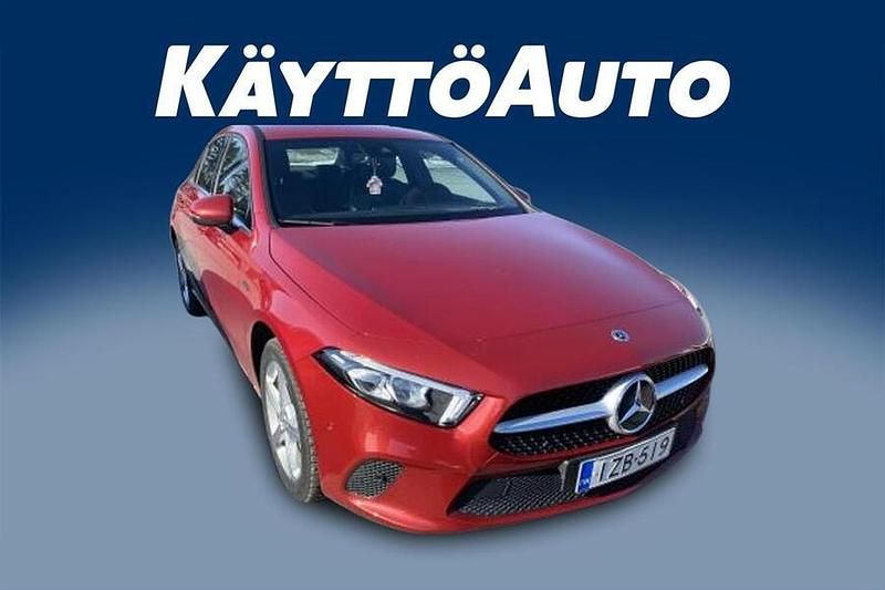 Punainen Käytetty 2020 Mercedes A250 Advantage Sedan | 24 900 € (Perustarjous) - Kuva 1/2