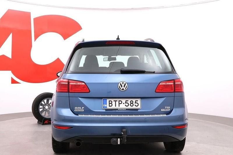 Käytetty VW Golf Sportsvan Comfortline 110 HP (80 kW) 2015 Sininen Tila-auto
