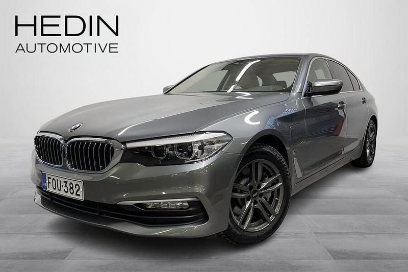 Harmaa Käytetty 2018 BMW 530e Comfort Edition Sedan | 21 900 € (Supertarjous) - Kuva 1/4