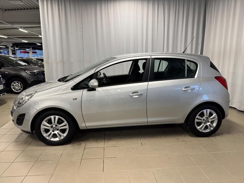Käytetty Opel Corsa Enjoy 86 HP (63 kW) 2013 Viistoperä