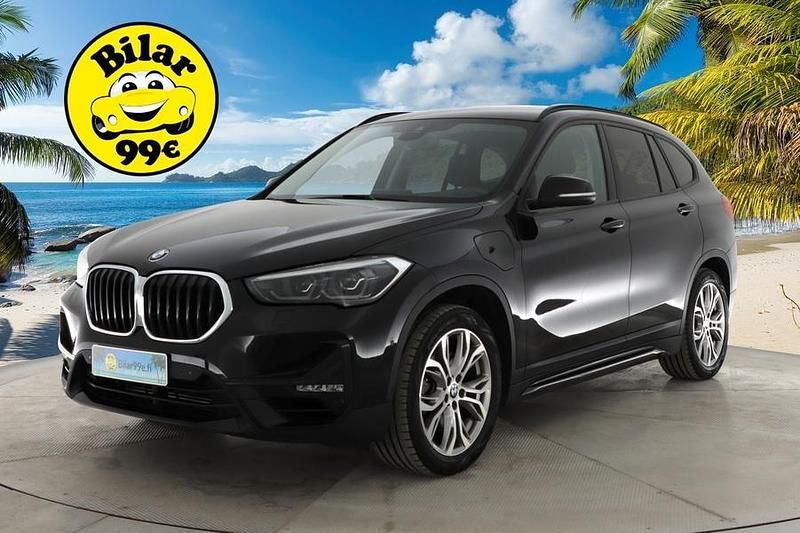 Käytetty BMW X1 Sport Line 125 HP (91 kW) 2021 Katumaasturi
