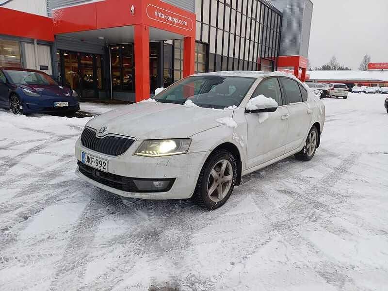 Valkoinen Käytetty 2017 Skoda Octavia Style Viistoperä | 10 190 € (Perustarjous) - Kuva 1/3
