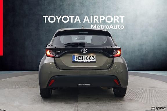 Käytetty Toyota Yaris Multidrive S 125 HP (91 kW) 2021 Ruskea (beige) Viistoperä