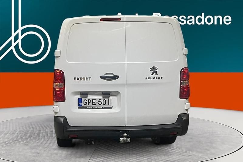 Käytetty Peugeot Expert 144 HP (105 kW) 2022 Van
