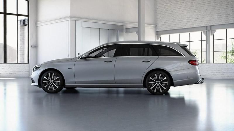 Käytetty Mercedes E300 Avantgarde 194 HP (142 kW) 2021 Hopea Farmari