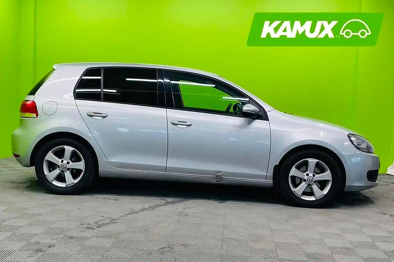 Käytetty VW Golf VII Comfortline 105 HP (77 kW) 2012 Hopea / harmaa Sedan