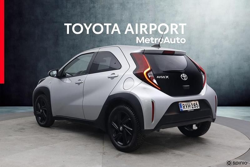 Käytetty Toyota Aygo X Multidrive S 72 HP (52 kW) 2023 Hopea Katumaasturi