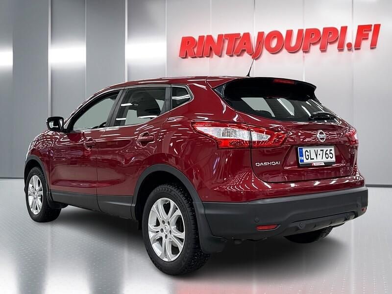 Käytetty Nissan Qashqai Acenta 131 HP (96 kW) 2016 Punainen Katumaasturi