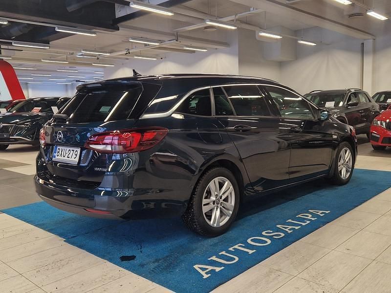 Käytetty Opel Astra Innovation 105 HP (77 kW) 2019 Vihreä Farmari