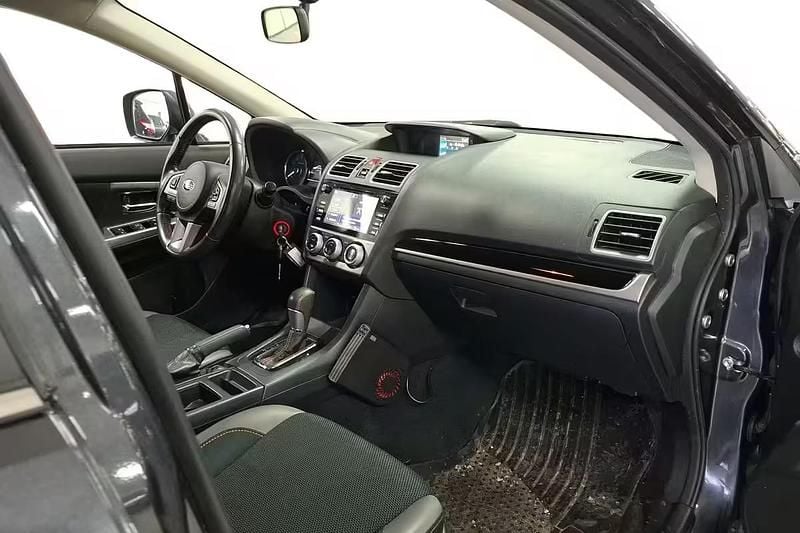 Käytetty Subaru XV 114 HP (83 kW) 2016 Harmaa Katumaasturi