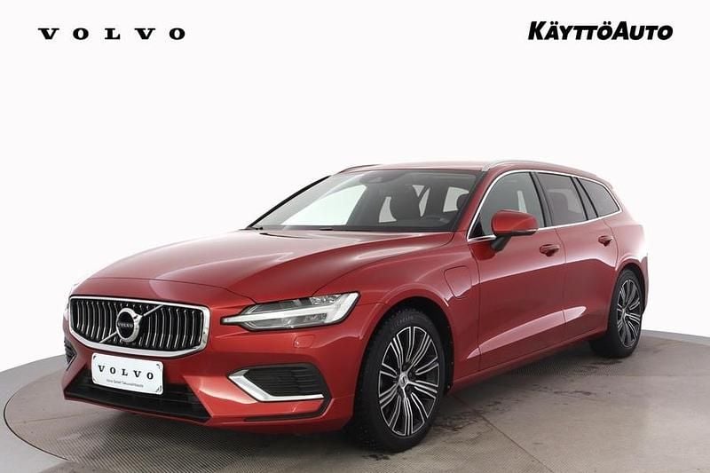 Käytetty Volvo V60 Business Edition 340 HP (250 kW) 2021 Punainen Farmari