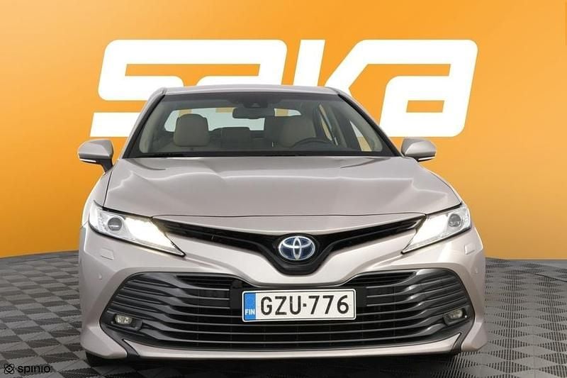 Käytetty Toyota Camry Premium 178 HP (130 kW) 2021 Sedan