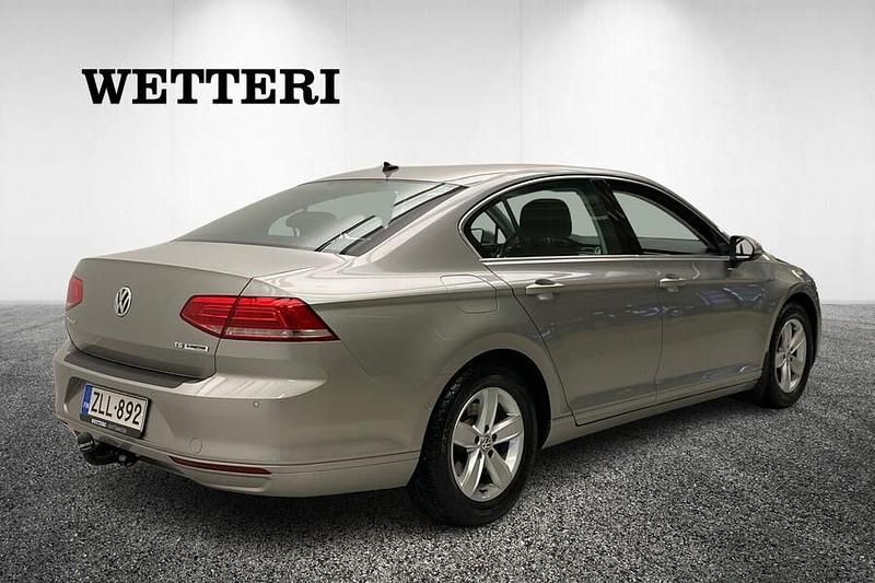 Käytetty VW Passat Comfortline 125 HP (91 kW) 2017 Harmaa Sedan