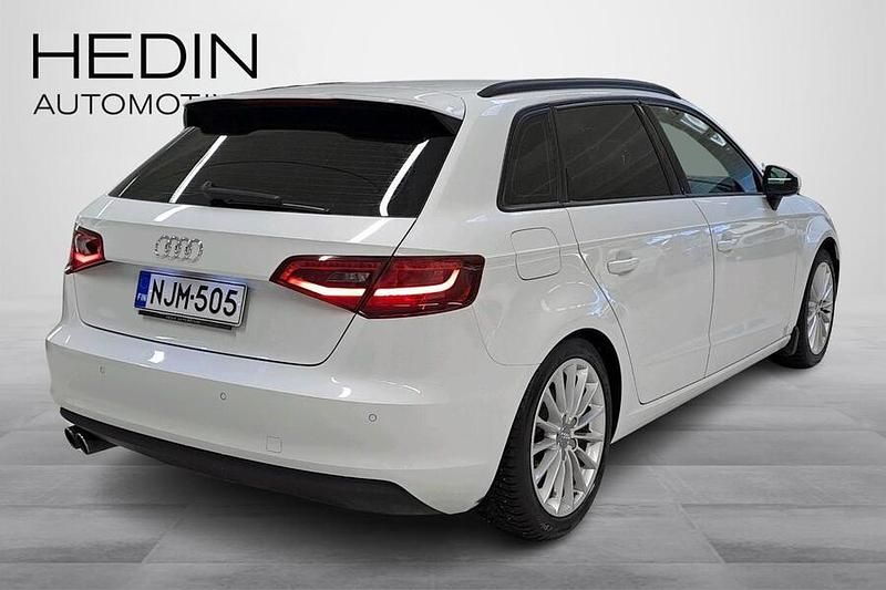 Käytetty Audi A3 Sportback Business 140 HP (102 kW) 2013 Valkoinen Viistoperä