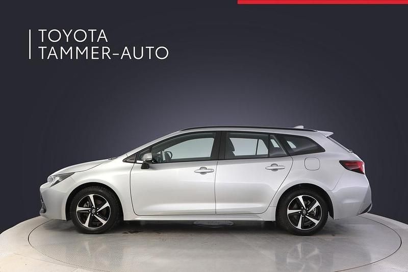 Käytetty Toyota Corolla Active 140 HP (102 kW) 2024 Hopea Farmari