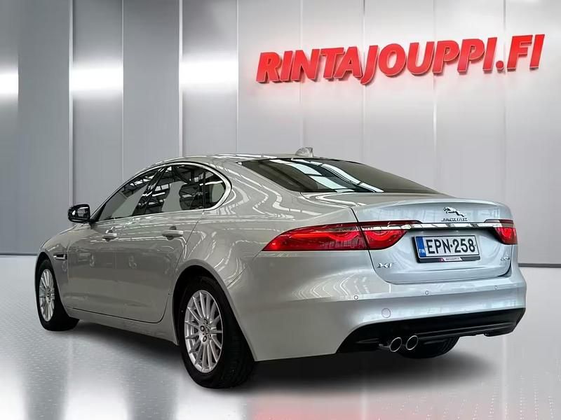 Käytetty Jaguar XF Business Edition 180 HP (132 kW) 2018 Sedan