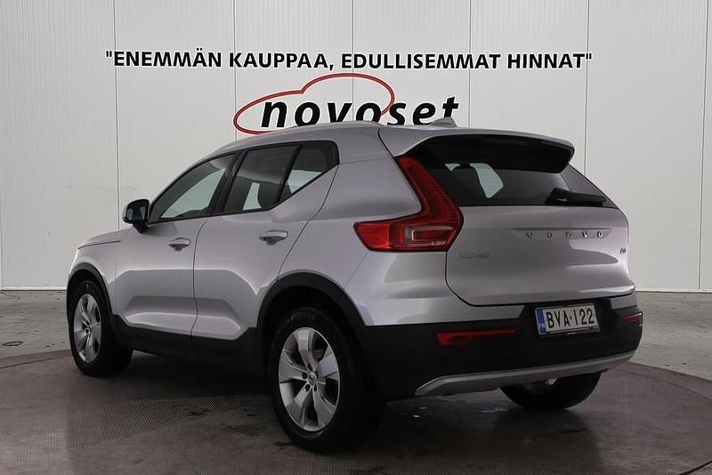 Käytetty Volvo XC40 Business Edition 150 HP (110 kW) 2018 Harmaa Katumaasturi