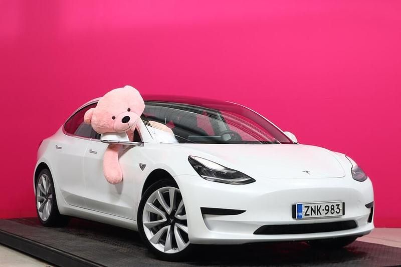 Käytetty 2020 Tesla Model 3 Standard Range Sedan | 22 490 € (Perustarjous) - Kuva 1/3