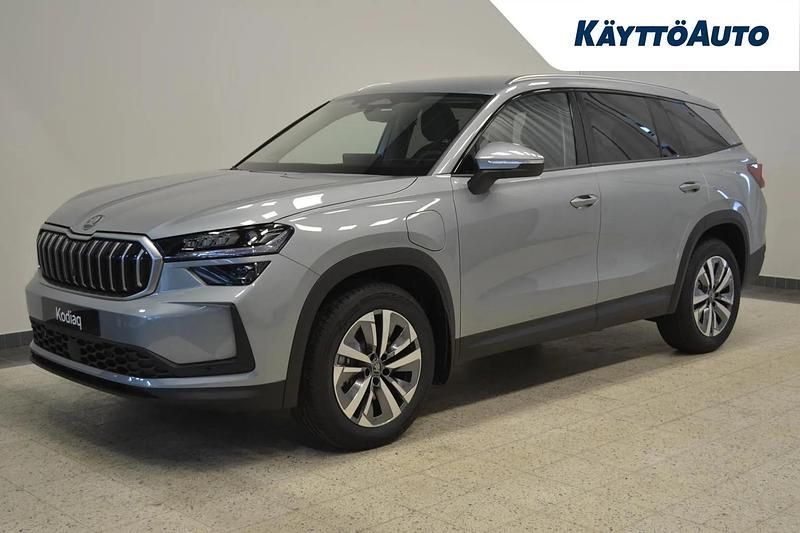Uusi Skoda Kodiaq Selection 204 HP (150 kW) 2026 Smokey diamond, met Katumaasturi