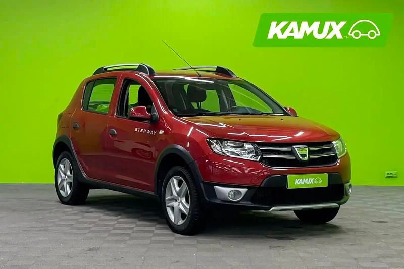 Käytetty Dacia Sandero Prestige 90 HP (66 kW) 2016 Punainen Sedan