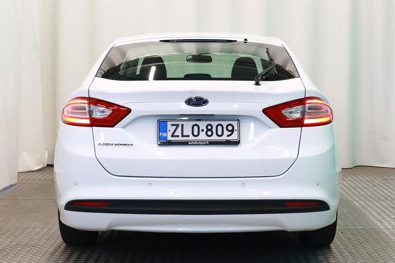 Käytetty Ford Mondeo Trend 125 HP (91 kW) 2017 Viistoperä