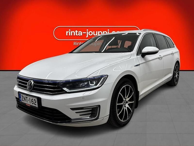 Valkoinen Käytetty 2017 VW Passat GTE Farmari | 11 600 € (Supertarjous) - Kuva 1/3