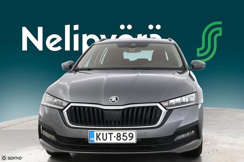 Käytetty Skoda Octavia Ambition 110 HP (80 kW) 2022 Farmari