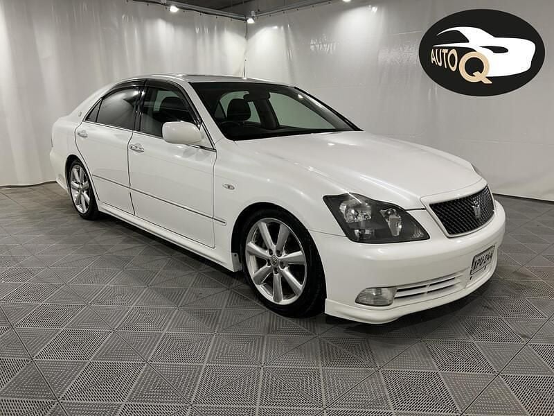 Käytetty Toyota Crown Edition 256 HP (188 kW) 2004 Sedan