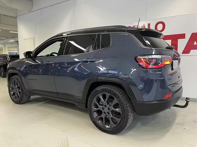 Käytetty Jeep Compass 180 HP (132 kW) 2021 Sininen Katumaasturi