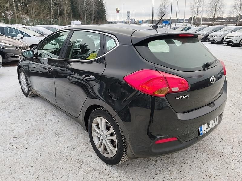 Käytetty Kia Ceed EX 135 HP (99 kW) 2014 Viistoperä