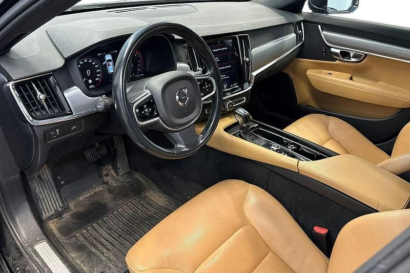 Käytetty Volvo V90 Business Edition 188 HP (138 kW) 2018 Musta Farmari