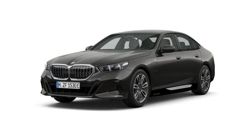 Uusi 2025 BMW 530e M Sport Sedan | 79 297 € - Kuva 1/4