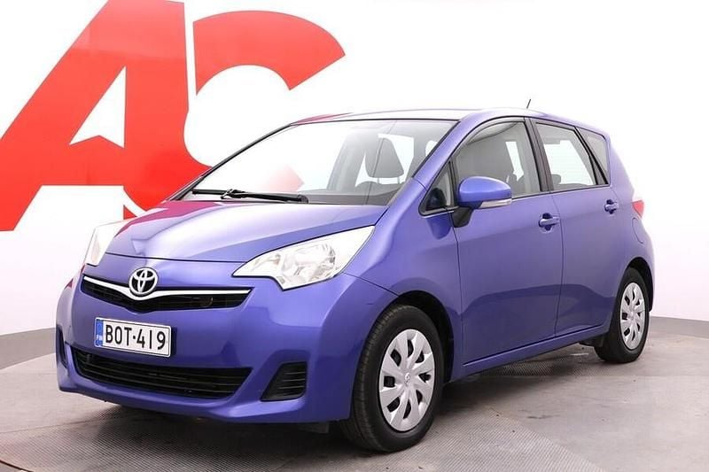 Sininen Käytetty 2011 Toyota Verso-S Multidrive S Tila-auto | 9 990 € (Kallis) - Kuva 1/4