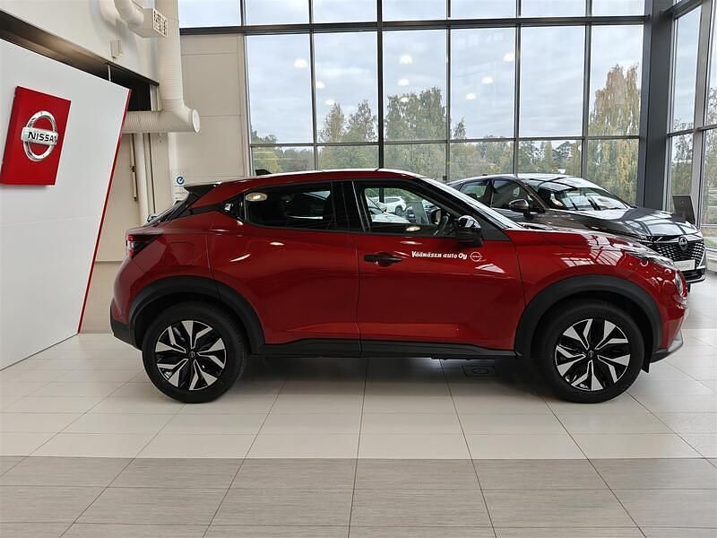 Uusi Nissan Juke Acenta 114 HP (83 kW) 2025 Punainen Katumaasturi