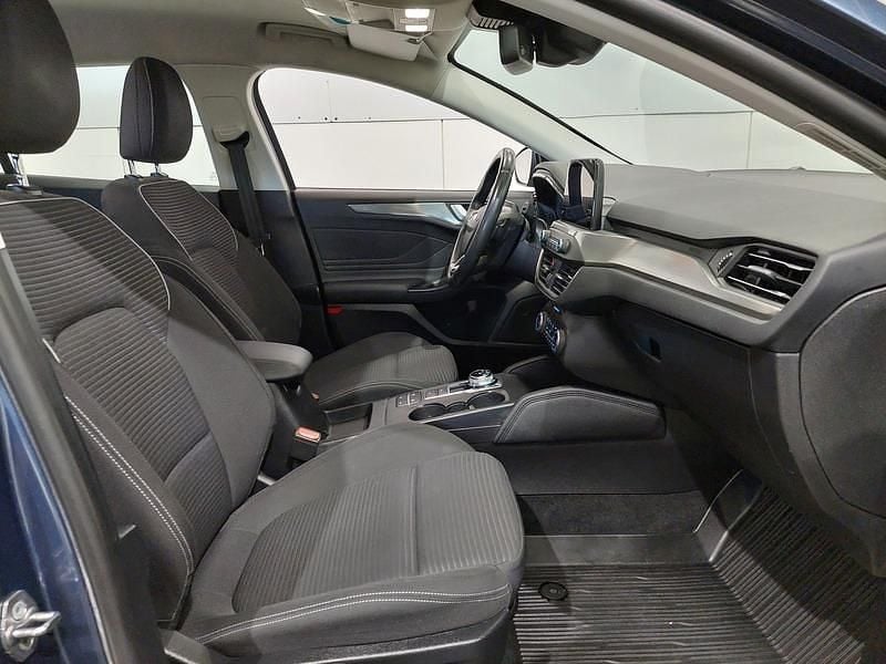 Käytetty Ford Focus Titanium 120 HP (88 kW) 2020 Sininen Farmari