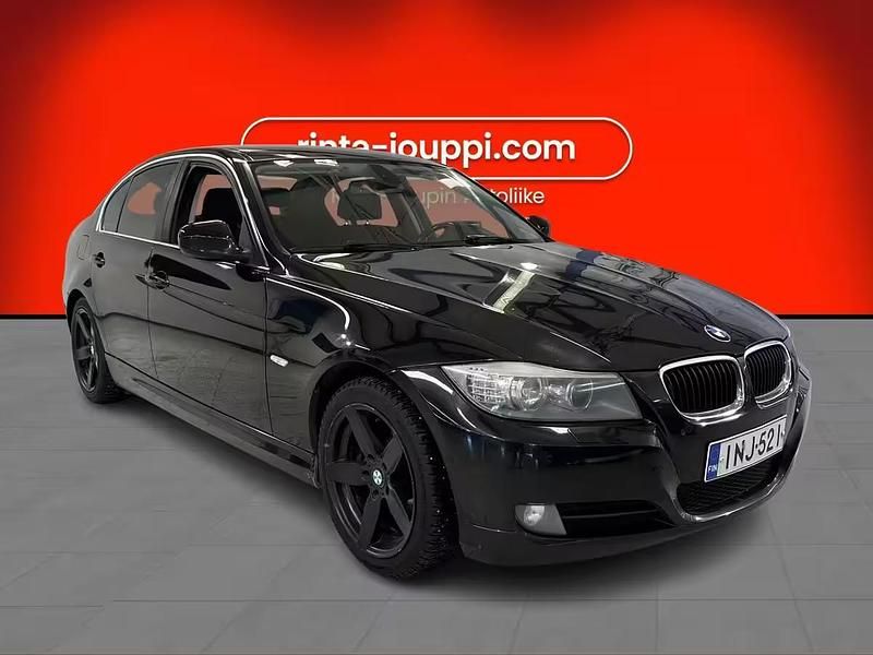 Käytetty BMW 318 2011 Sedan