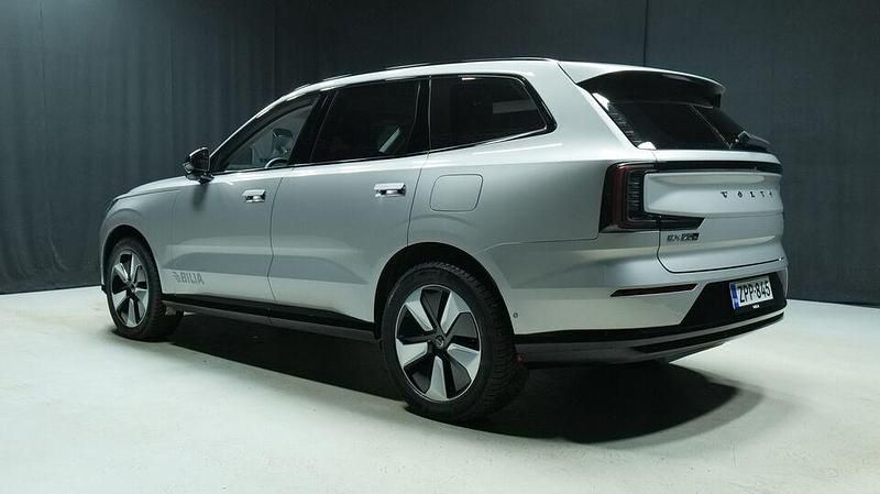 Käytetty Volvo EX90 Ultra 300 kW (408 HP) 2025 Harmaa Katumaasturi