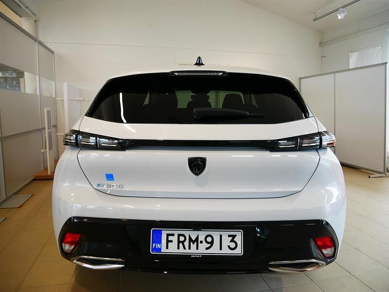 Käytetty Peugeot e-308 Allure 114 kW (156 HP) 2023 Valkoinen Viistoperä
