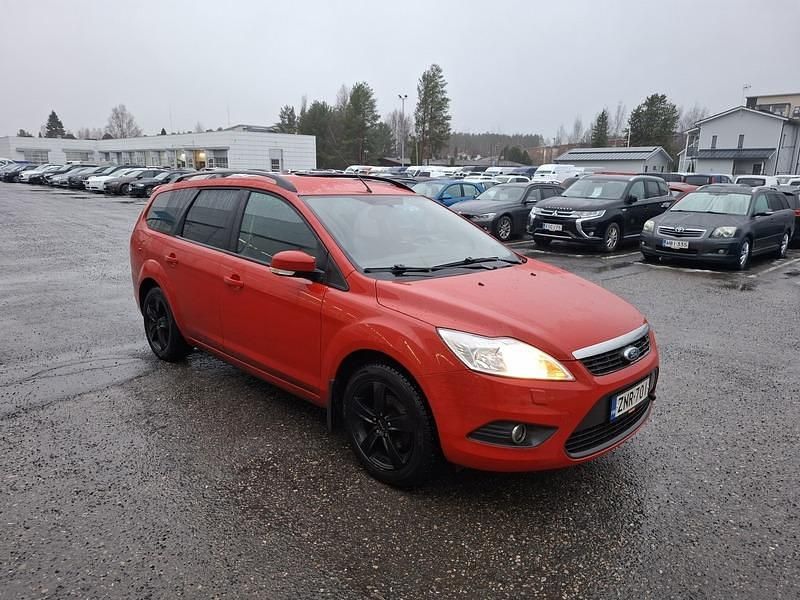 Punainen Käytetty 2010 Ford Focus Farmari | 5 900 € - Kuva 1/4