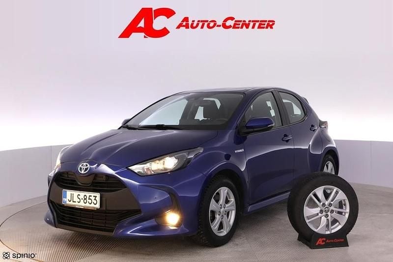 Käytetty Toyota Yaris Hybrid Active 116 HP (85 kW) 2020 Viistoperä