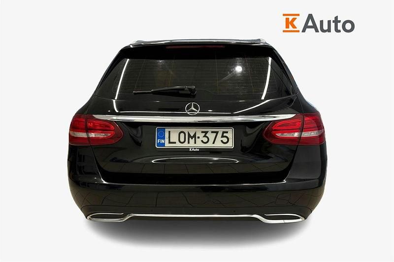 Käytetty Mercedes C180 Avantgarde 156 HP (114 kW) 2018 Musta Farmari