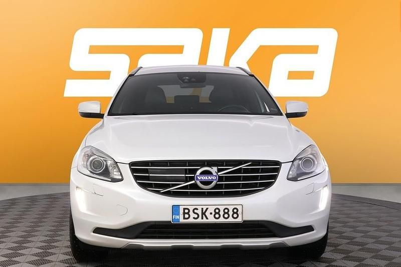 Käytetty Volvo XC60 Business Edition 181 HP (133 kW) 2015 Katumaasturi