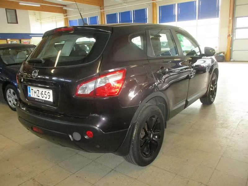 Käytetty Nissan Qashqai Acenta 114 HP (83 kW) 2011 Katumaasturi