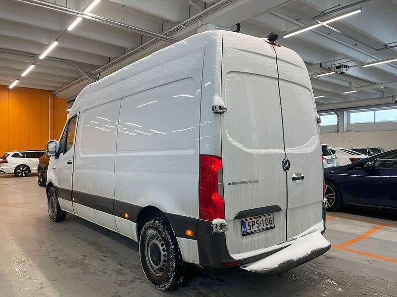 Käytetty Mercedes E-Sprinter 85 kW (116 HP) 2021 Van