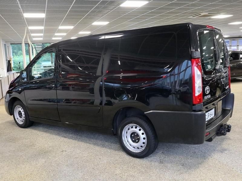 Käytetty Toyota Proace Active 128 HP (94 kW) 2016 Musta Tila-auto