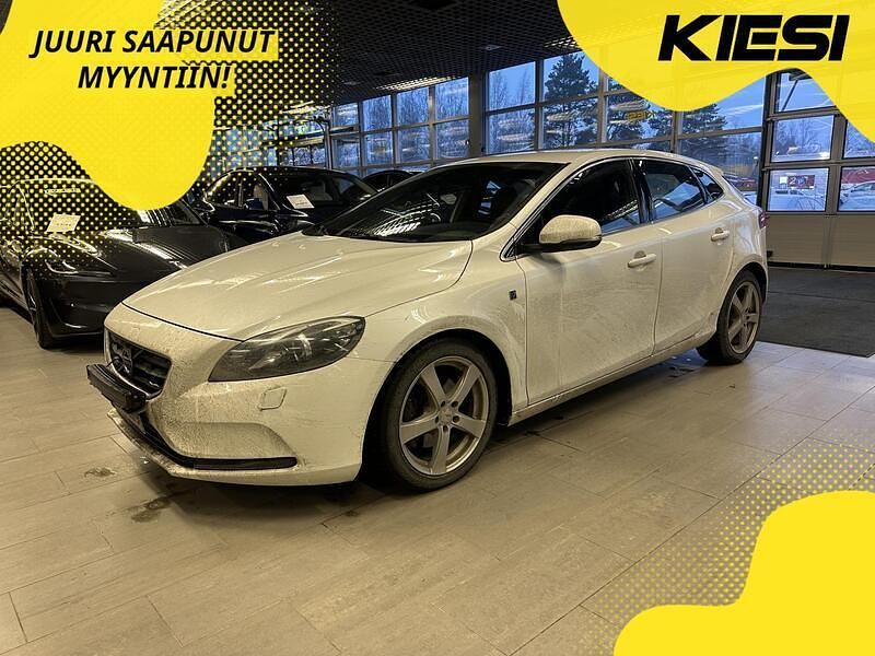 Käytetty 2015 Volvo V40 Business Edition Viistoperä | 10 990 € (Perustarjous) - Kuva 1/3